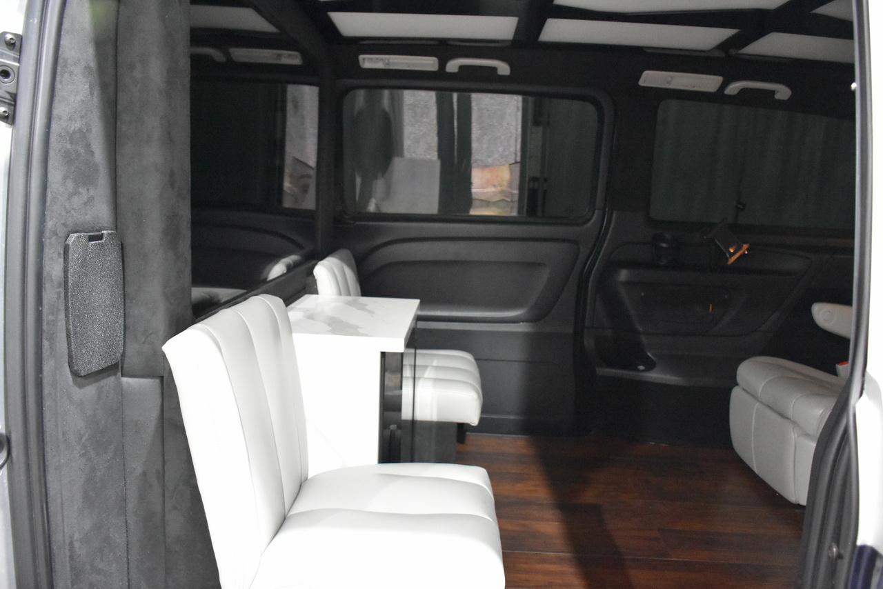 Mercedes-Benz Metris Passenger Van 2016