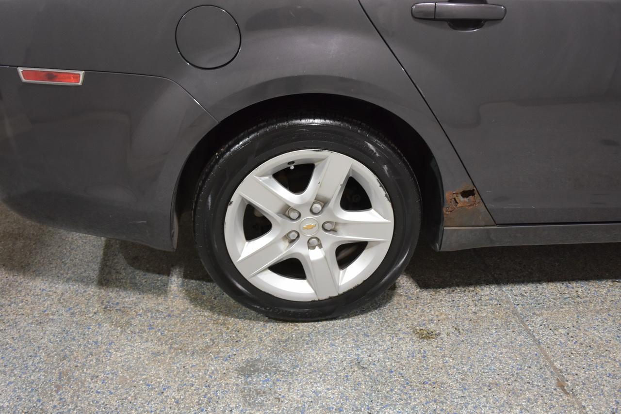 Chevrolet Malibu LS 2011