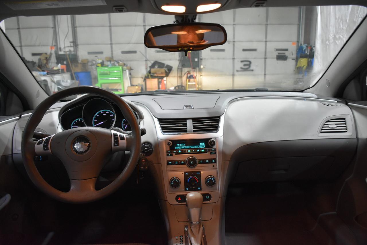 Chevrolet Malibu LS 2011