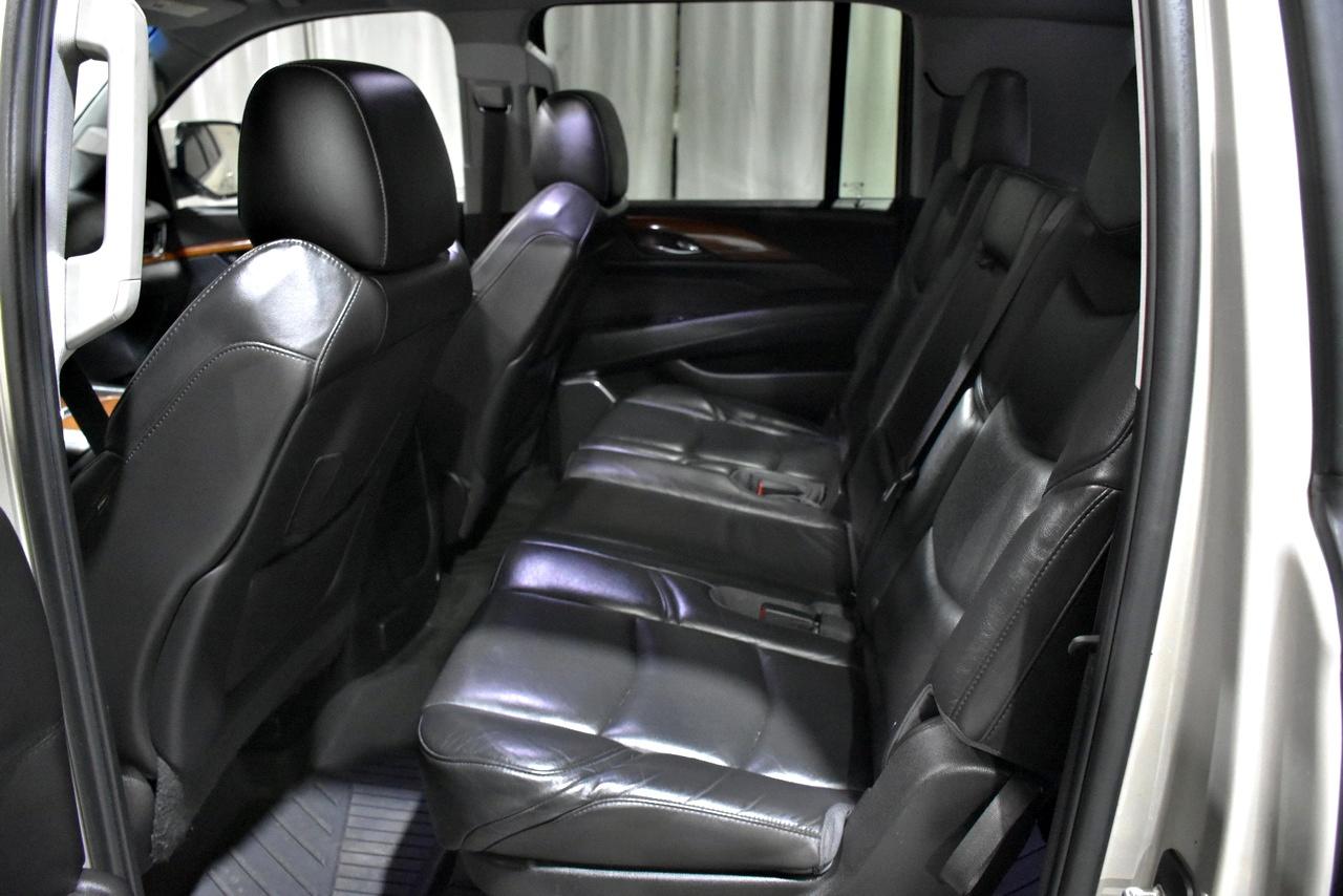 Cadillac Escalade ESV Luxury 2016