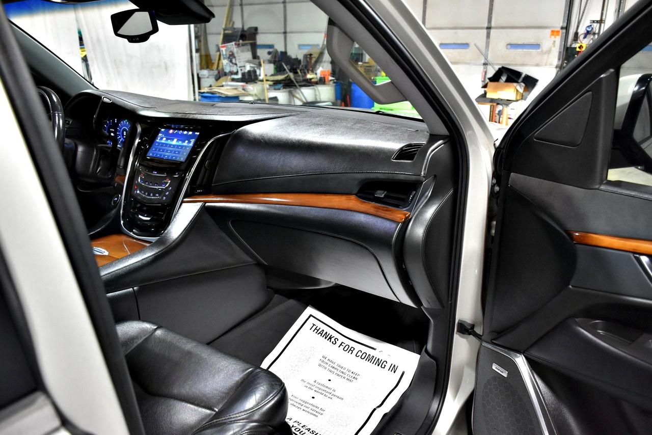 Cadillac Escalade ESV Luxury 2016