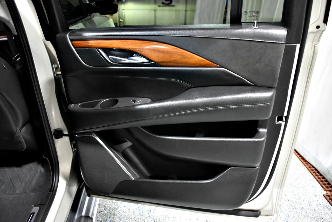 Cadillac Escalade ESV Luxury 2016