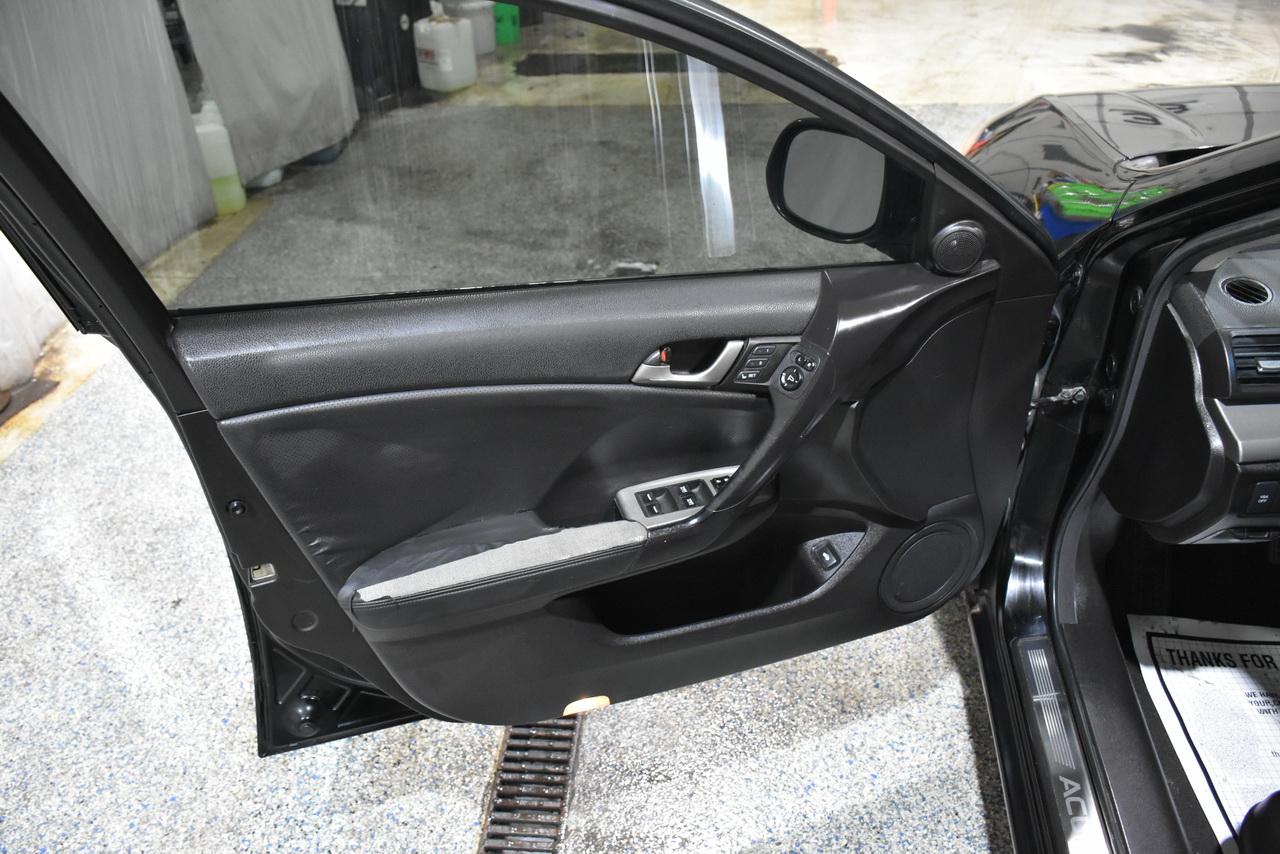 Acura TSX 5-speed AT 2010