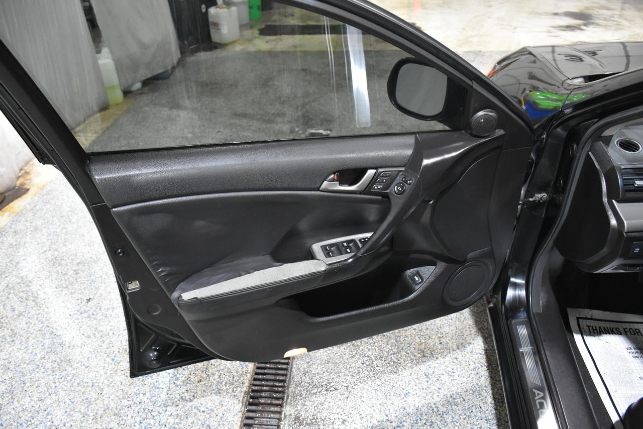 Acura TSX 5-speed AT 2010