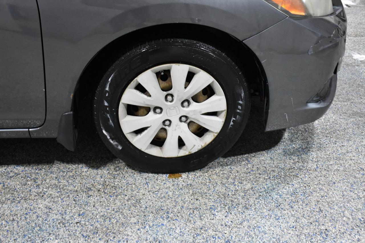 Honda Civic LX Coupe 5-Speed AT 2012