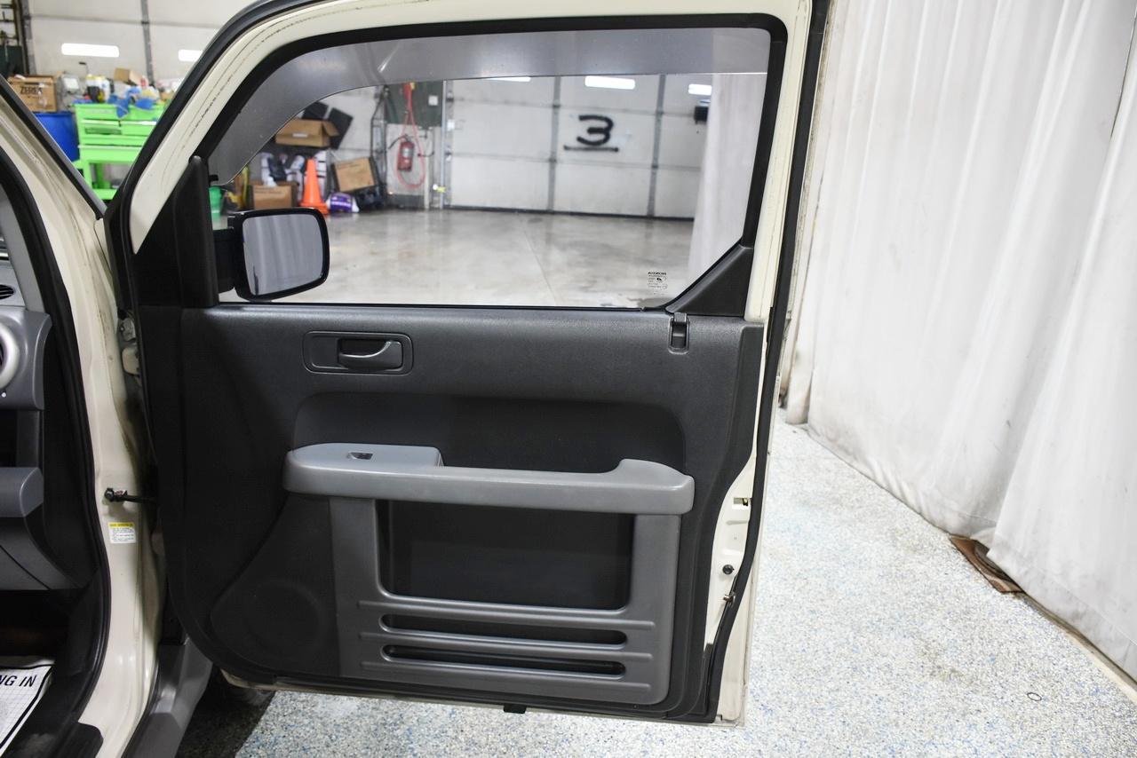 Honda Element EX 4WD 4-spd AT 2005