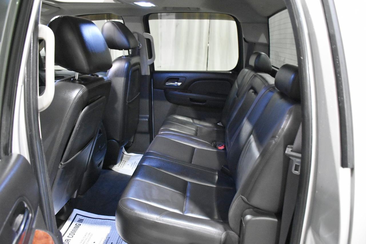 Chevrolet Silverado 1500 LTZ Crew Cab 4WD 2011