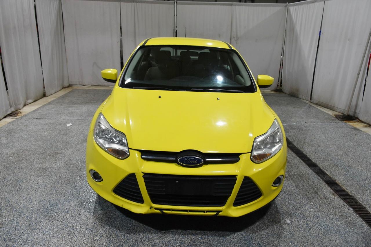 Ford Focus SE 2012
