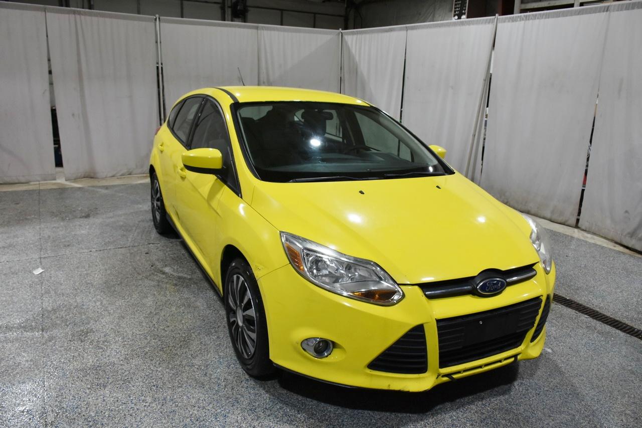 Ford Focus SE 2012