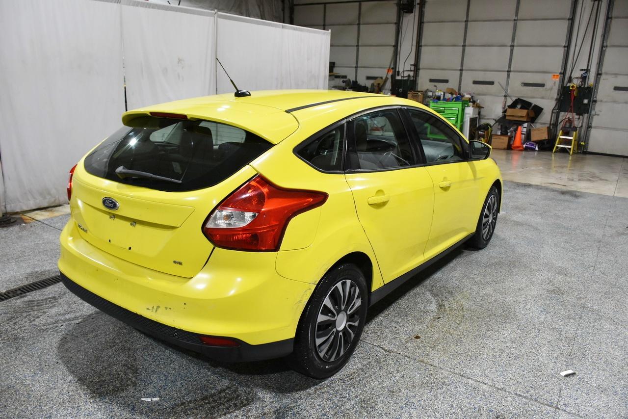 Ford Focus SE 2012