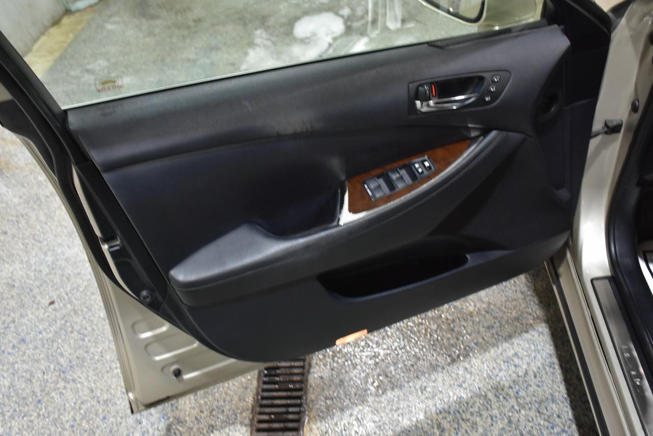 Lexus ES 350 Sedan 2010