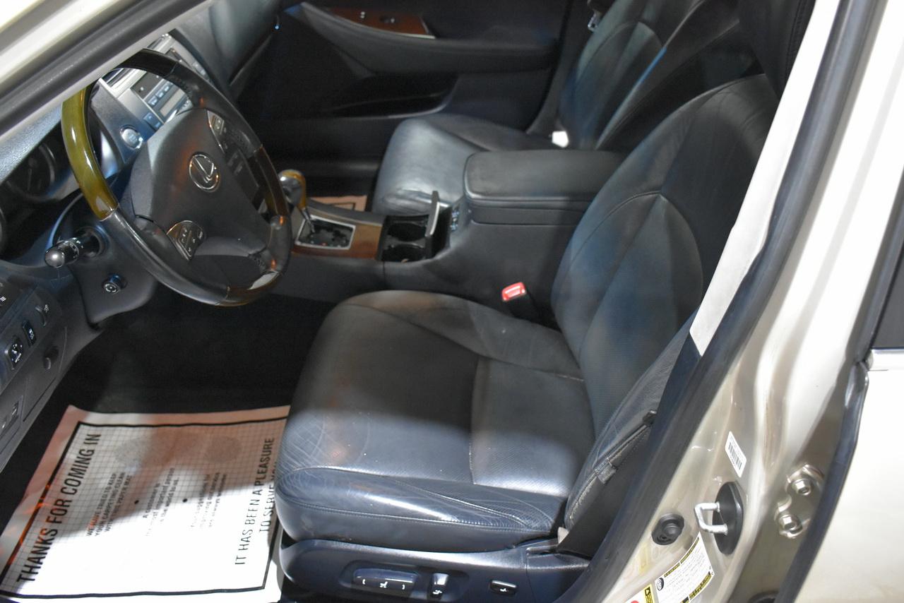 Lexus ES 350 Sedan 2010