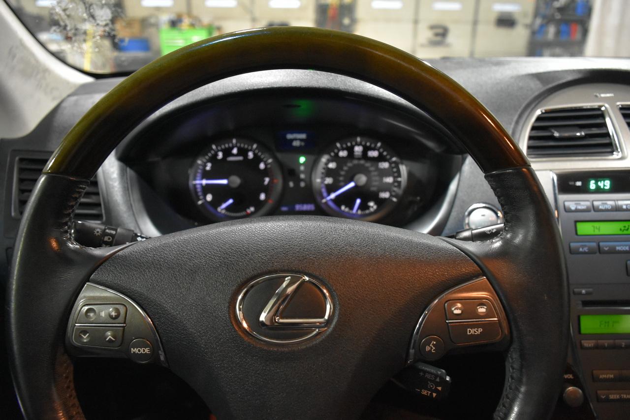 Lexus ES 350 Sedan 2010