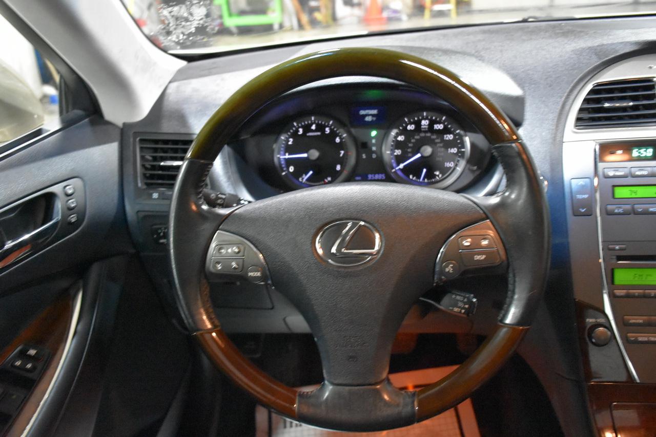 Lexus ES 350 Sedan 2010
