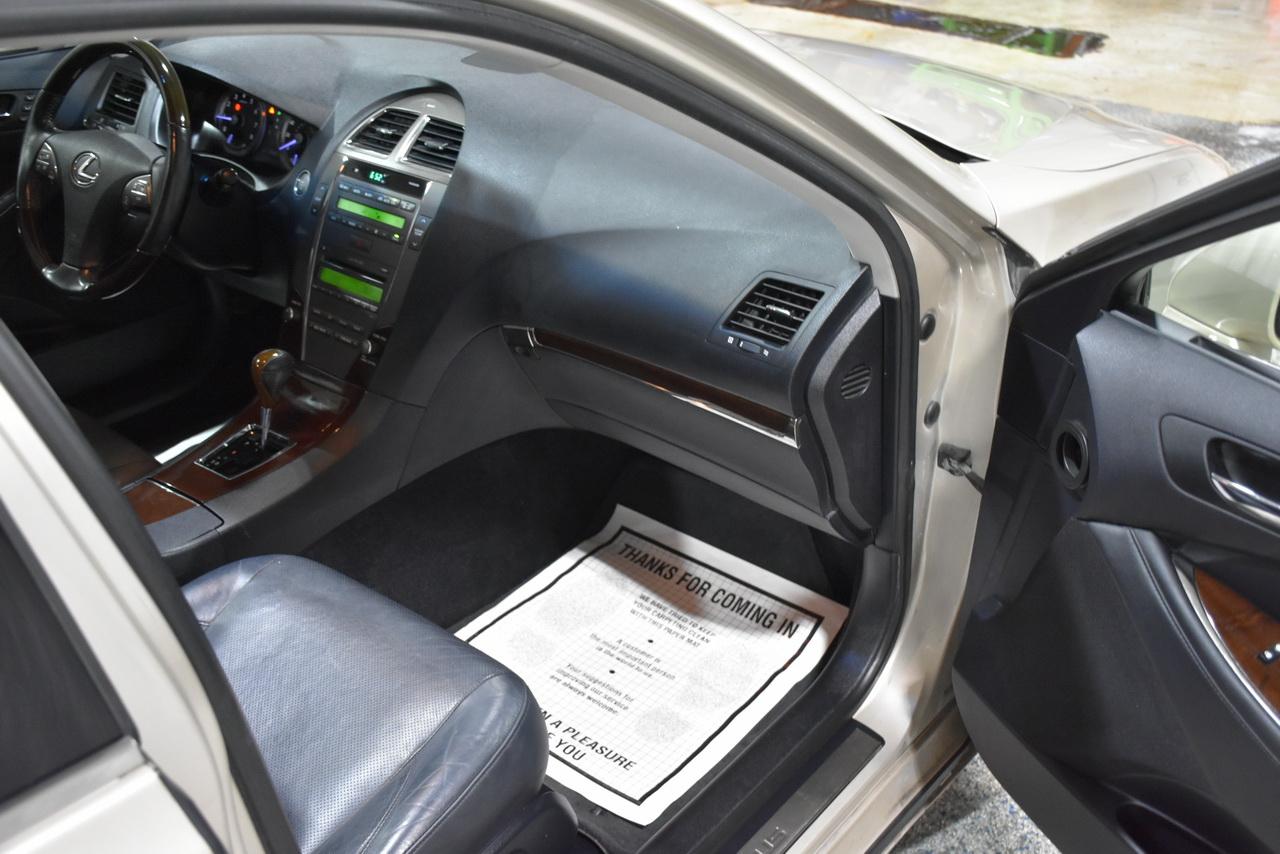 Lexus ES 350 Sedan 2010