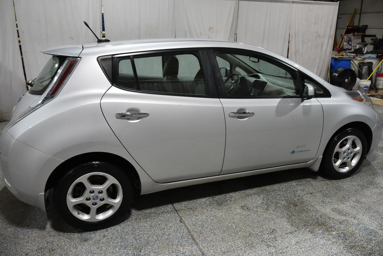 Nissan Leaf S 2013