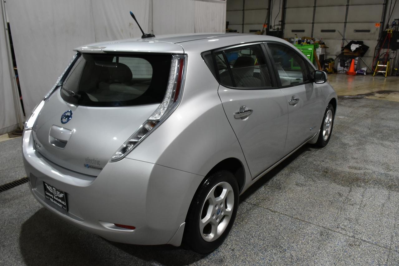 Nissan Leaf S 2013