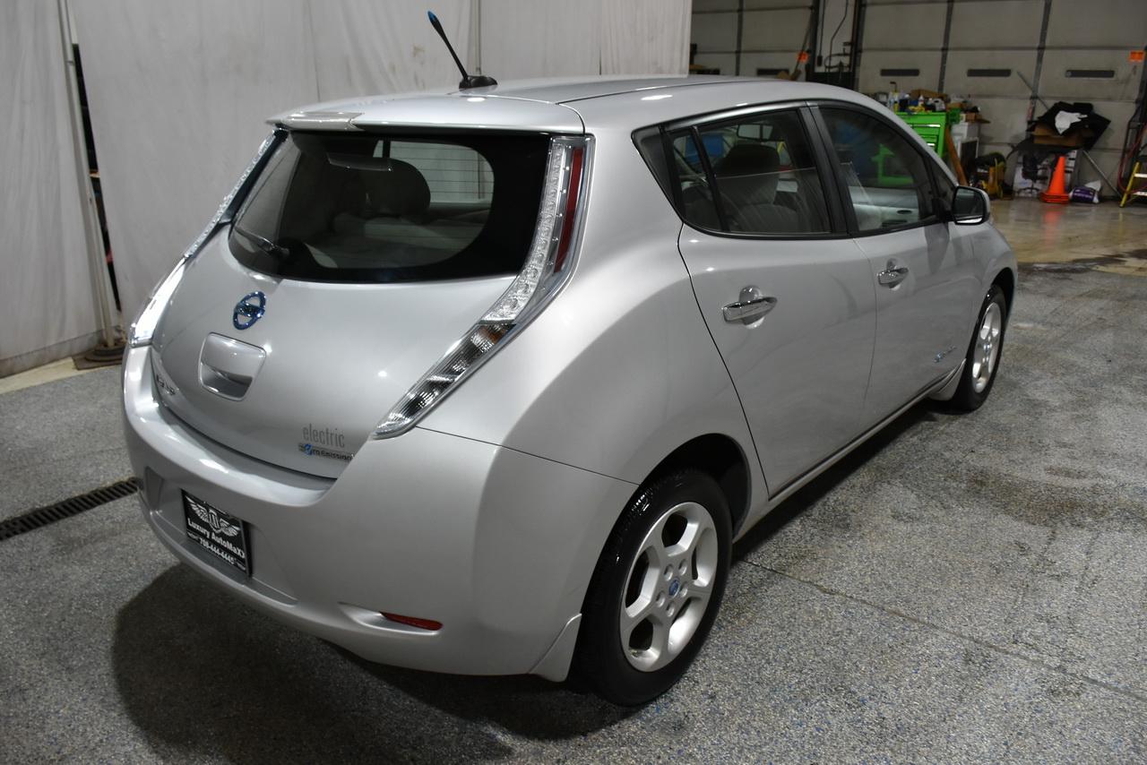 Nissan Leaf S 2013