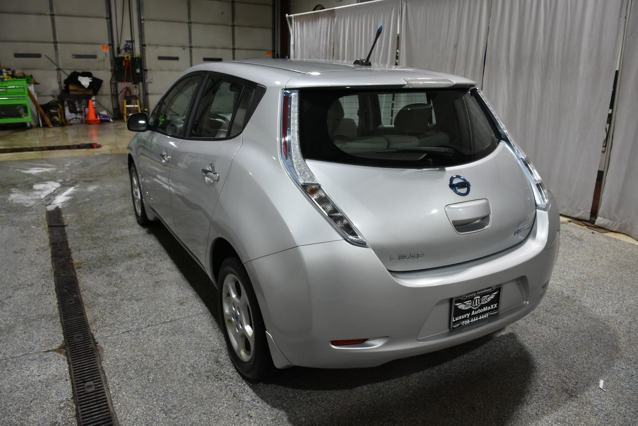 Nissan Leaf S 2013