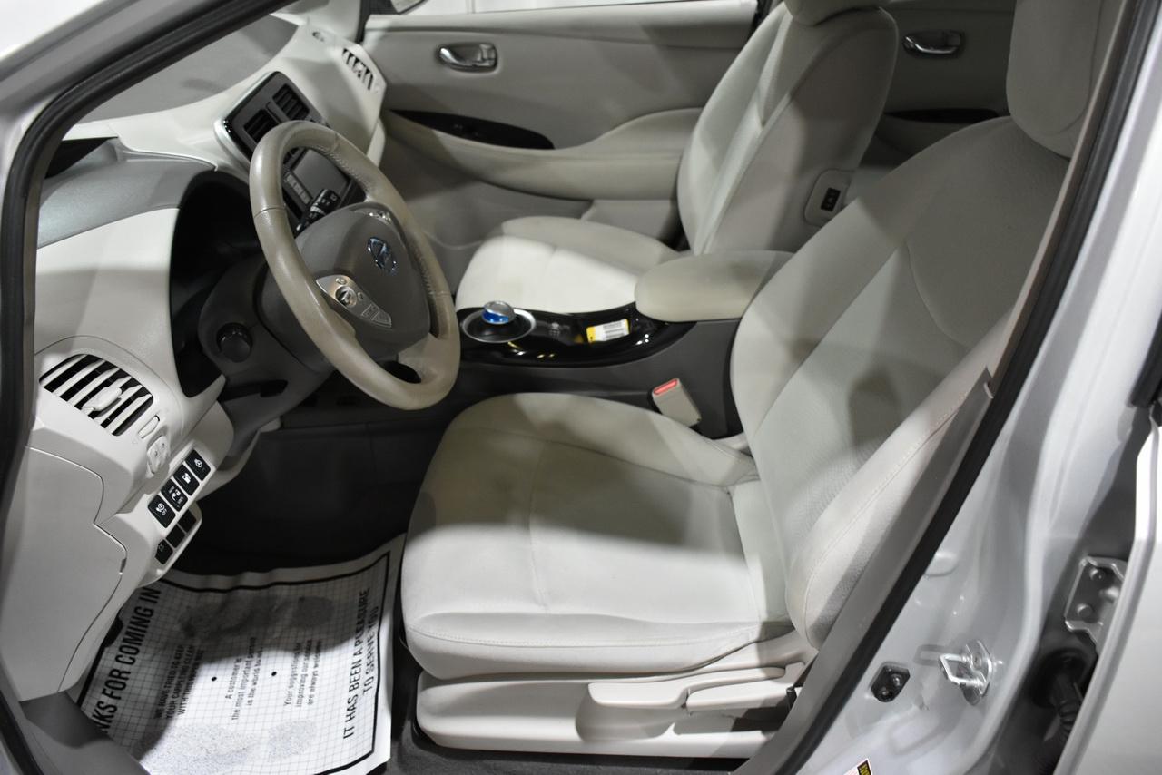 Nissan Leaf S 2013