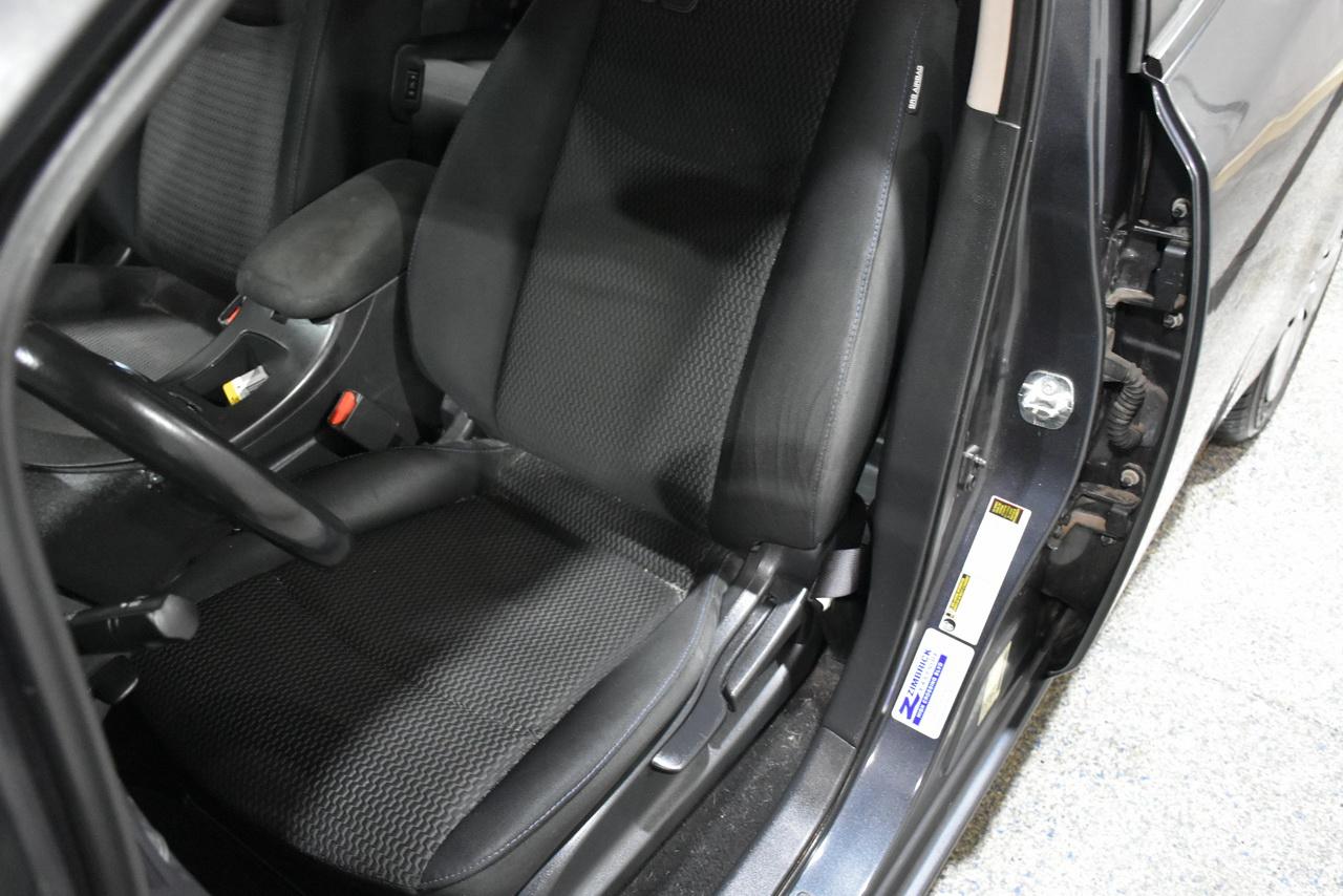 Nissan Leaf S 2013