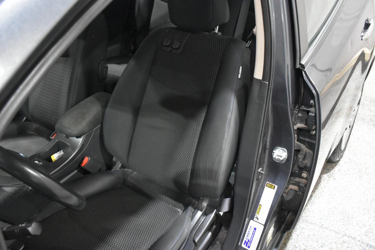 Nissan Leaf S 2013