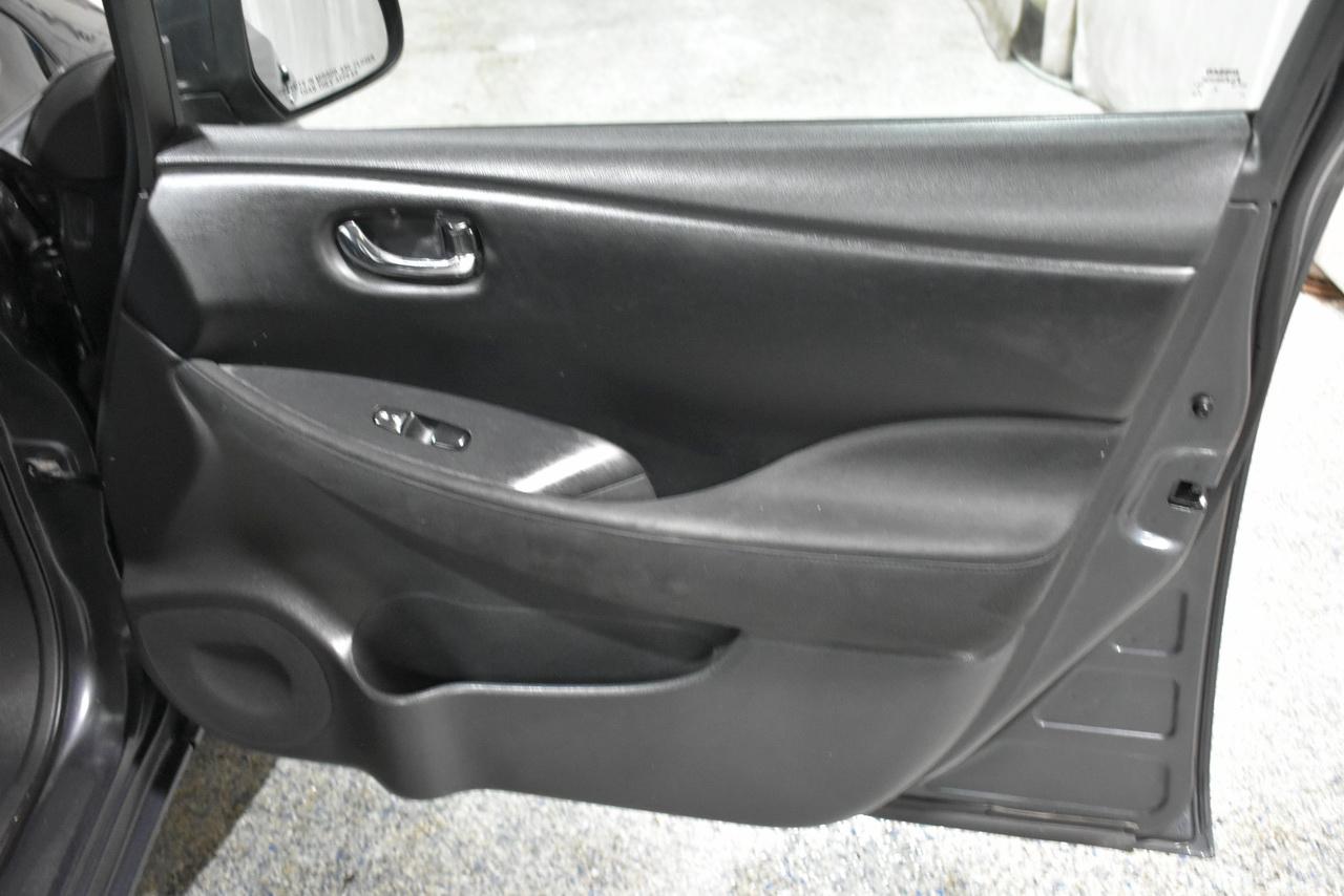 Nissan Leaf S 2013