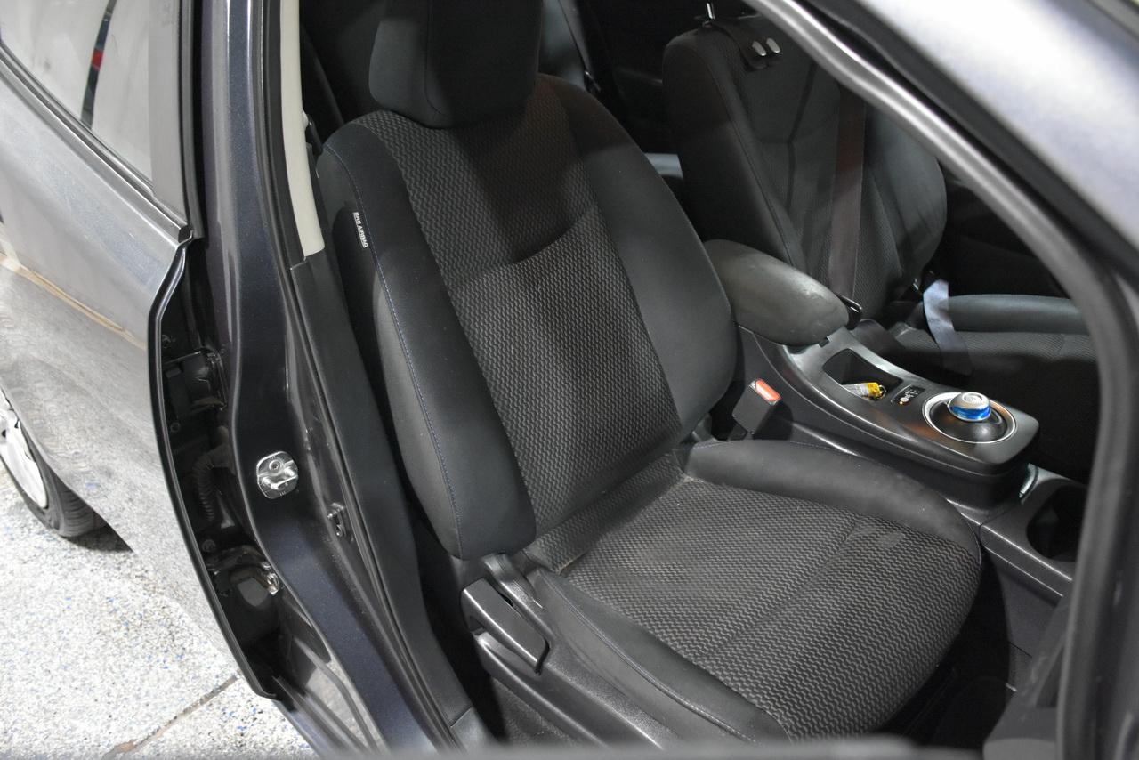 Nissan Leaf S 2013