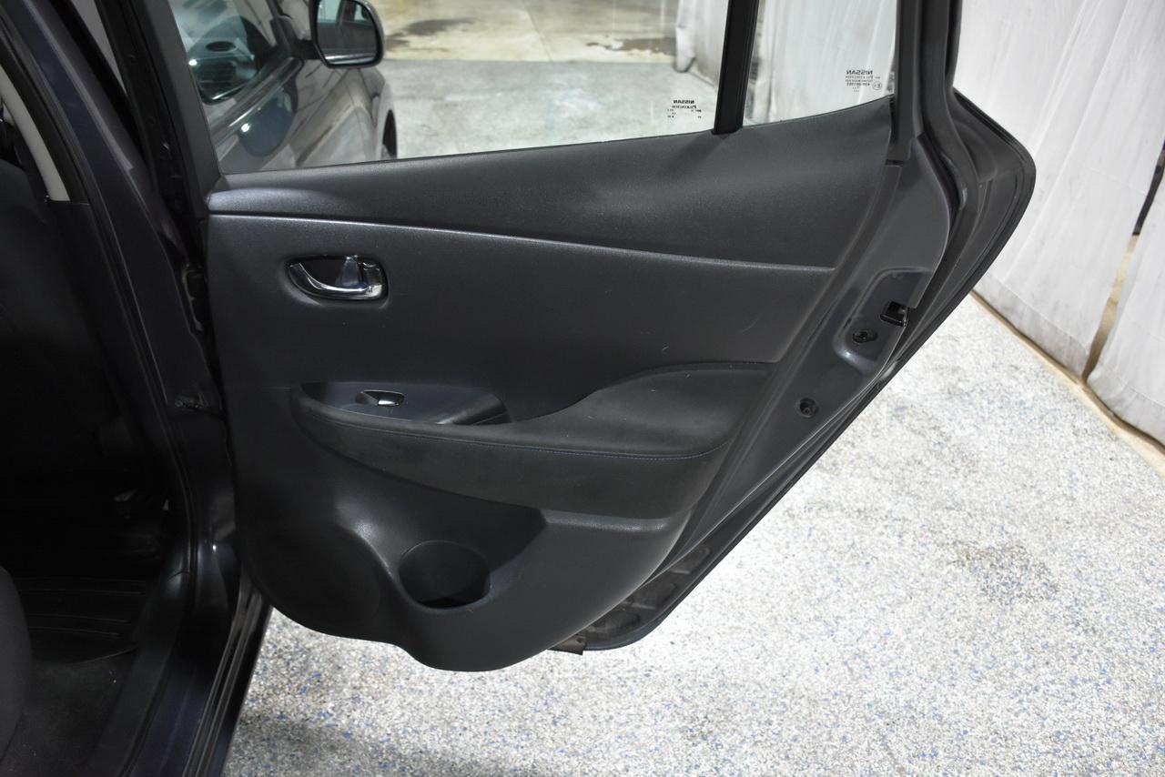 Nissan Leaf S 2013