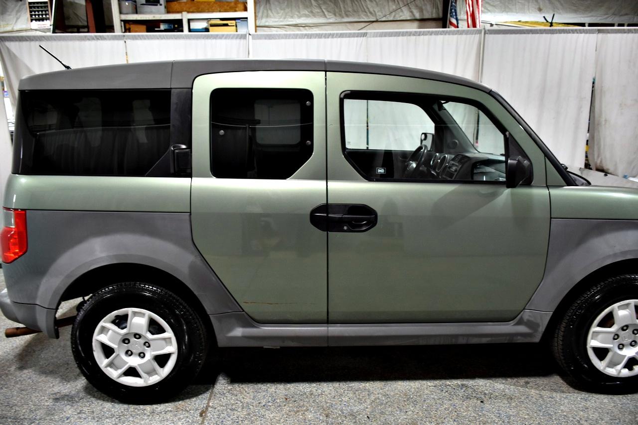Honda Element LX 2WD 5-spd MT 2005
