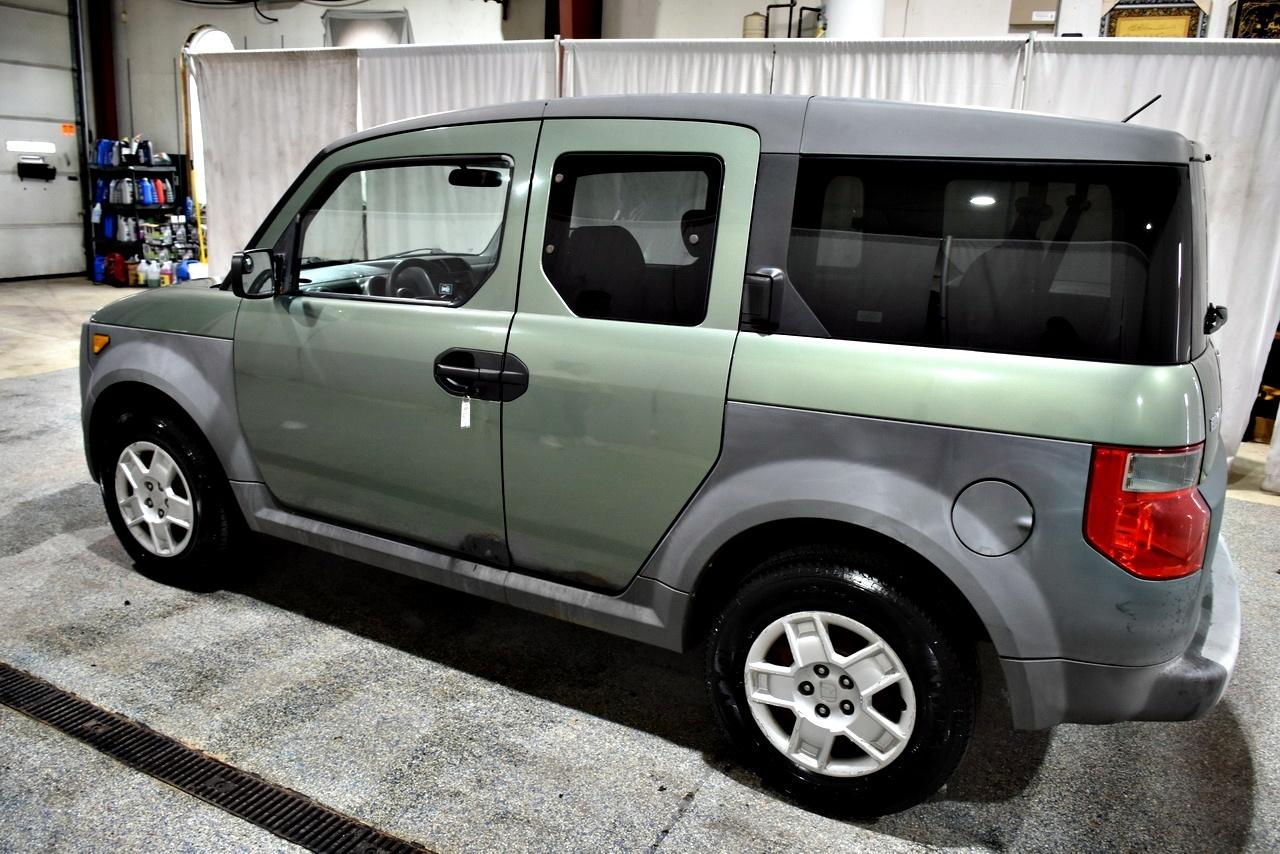 Honda Element LX 2WD 5-spd MT 2005