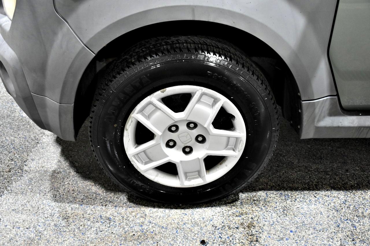 Honda Element LX 2WD 5-spd MT 2005