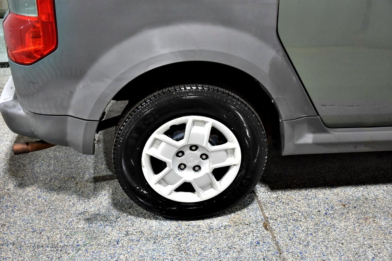 Honda Element LX 2WD 5-spd MT 2005