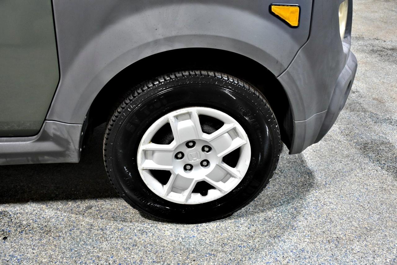 Honda Element LX 2WD 5-spd MT 2005