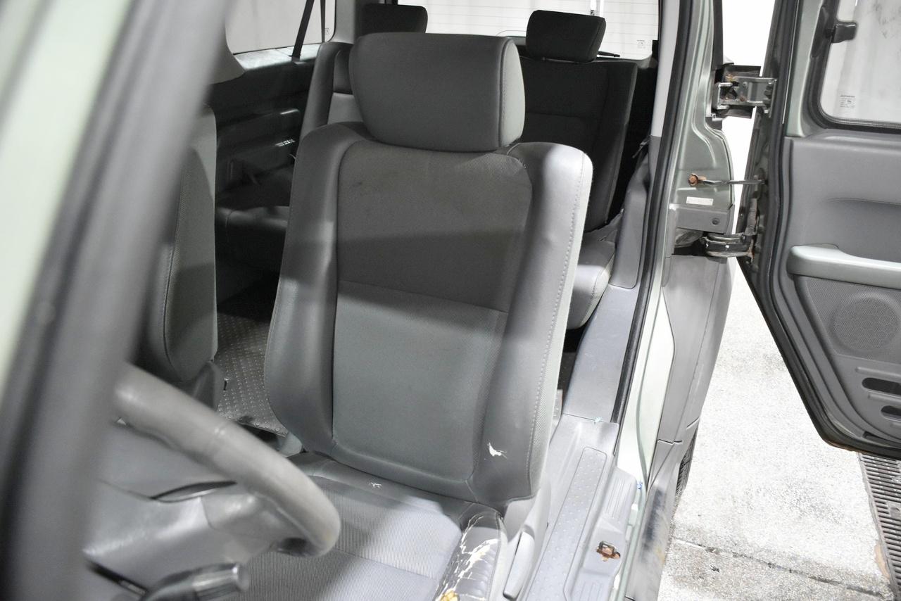 Honda Element LX 2WD 5-spd MT 2005