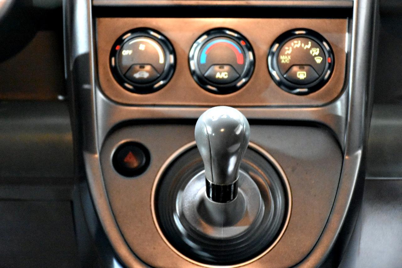 Honda Element LX 2WD 5-spd MT 2005