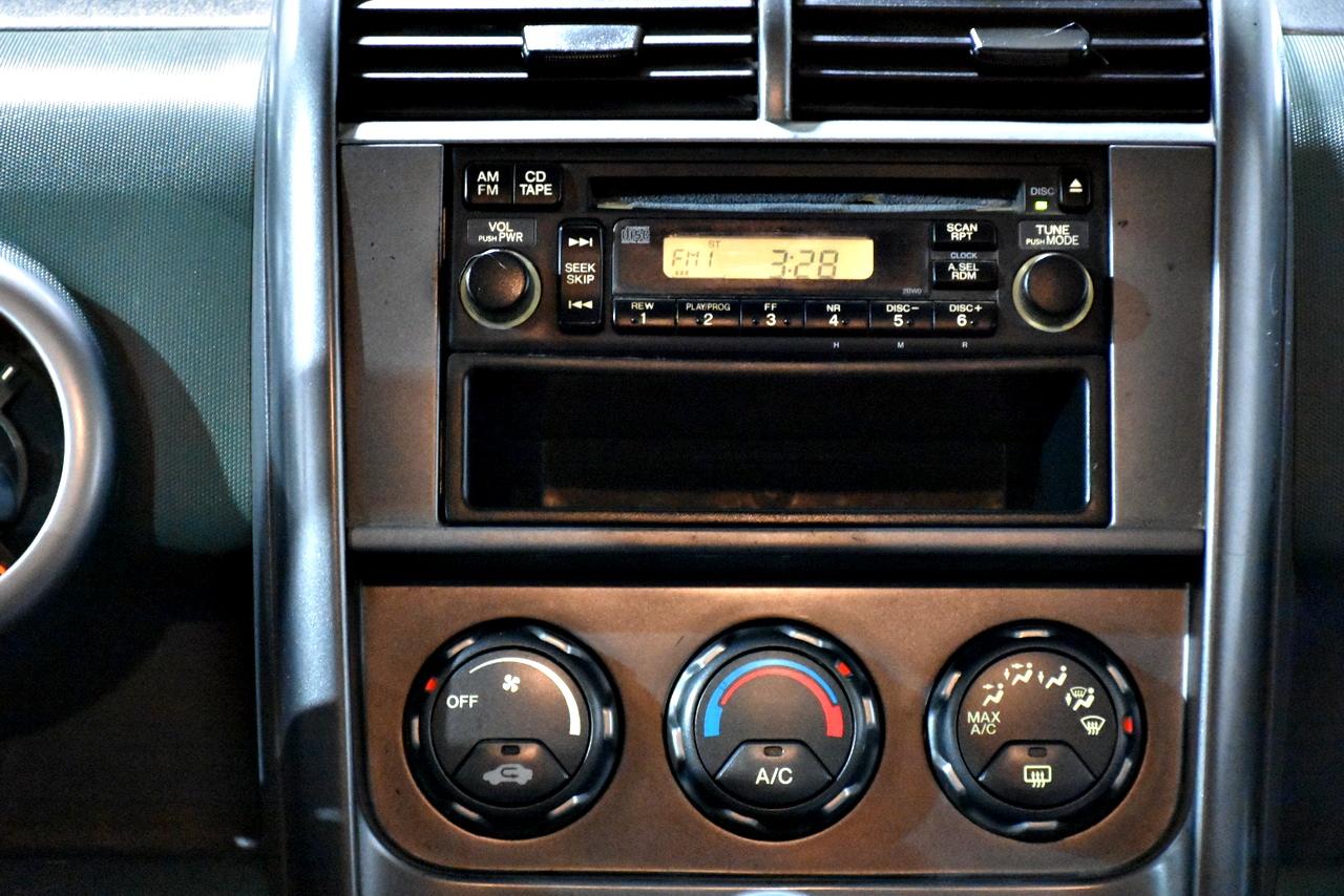 Honda Element LX 2WD 5-spd MT 2005