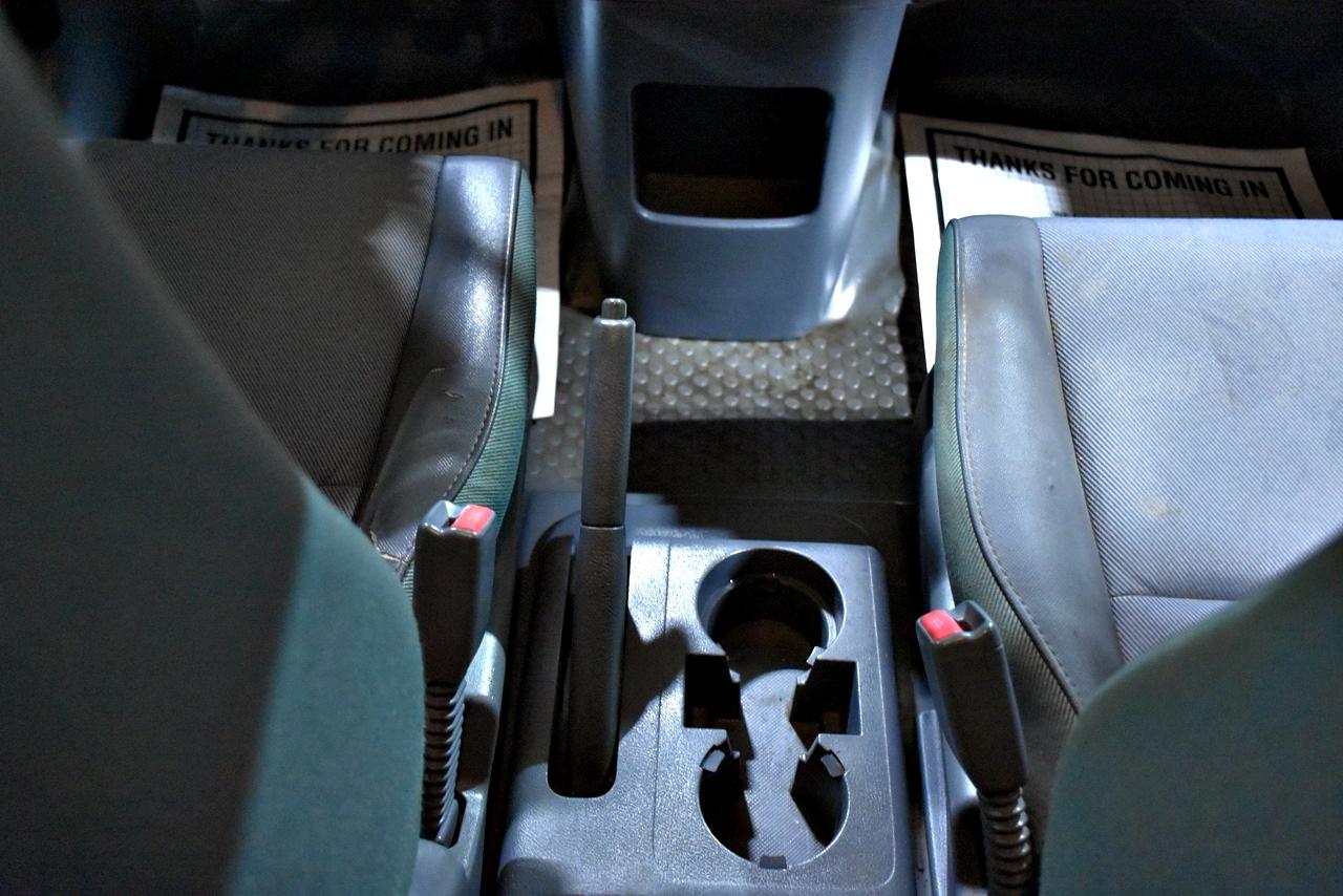 Honda Element LX 2WD 5-spd MT 2005