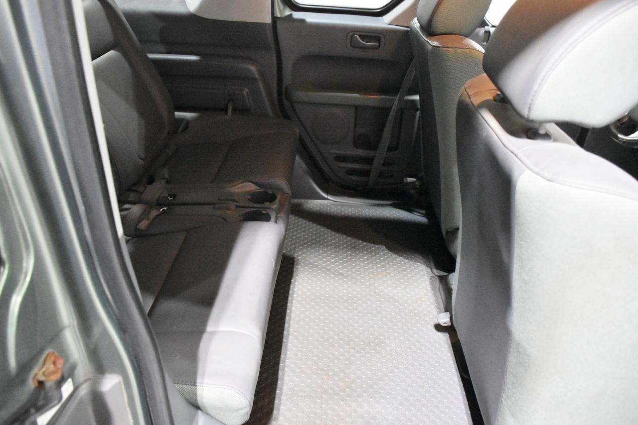 Honda Element LX 2WD 5-spd MT 2005