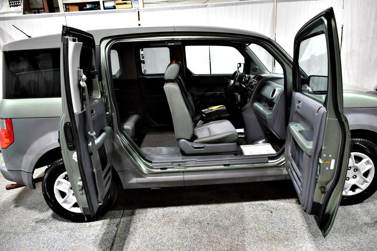 Honda Element LX 2WD 5-spd MT 2005
