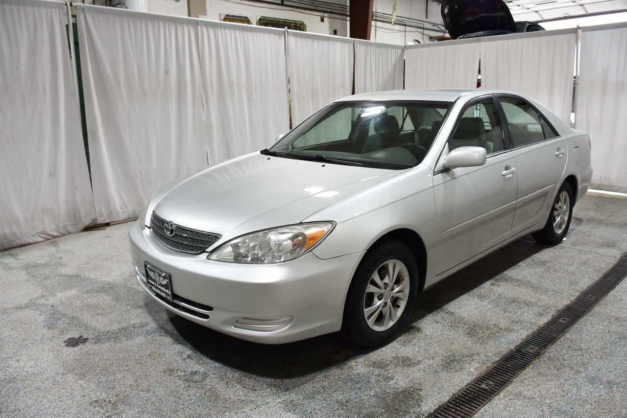 Toyota Camry LE V6 2004