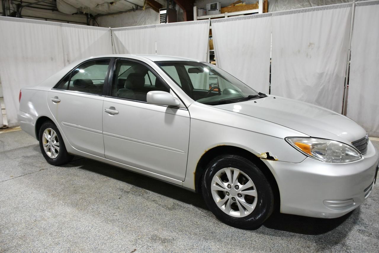 Toyota Camry LE V6 2004