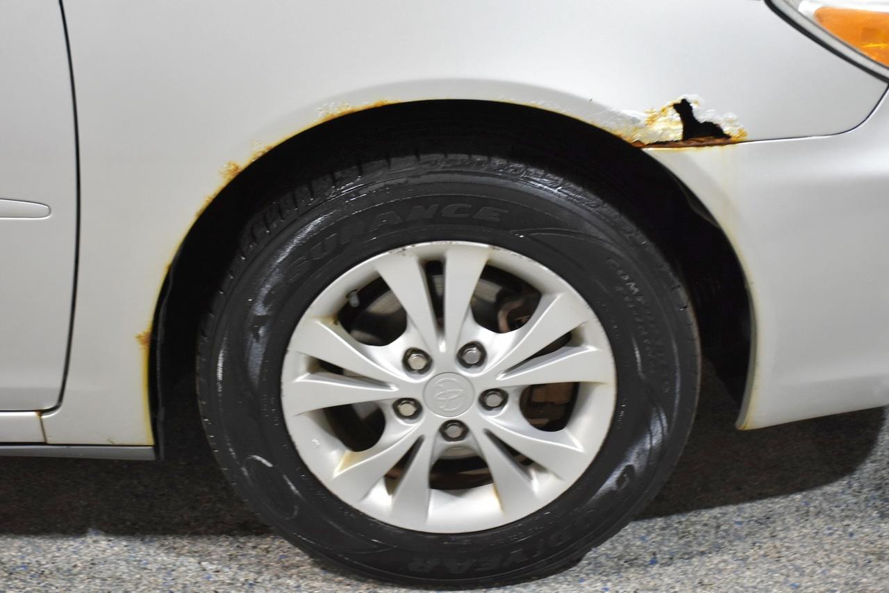 Toyota Camry LE V6 2004