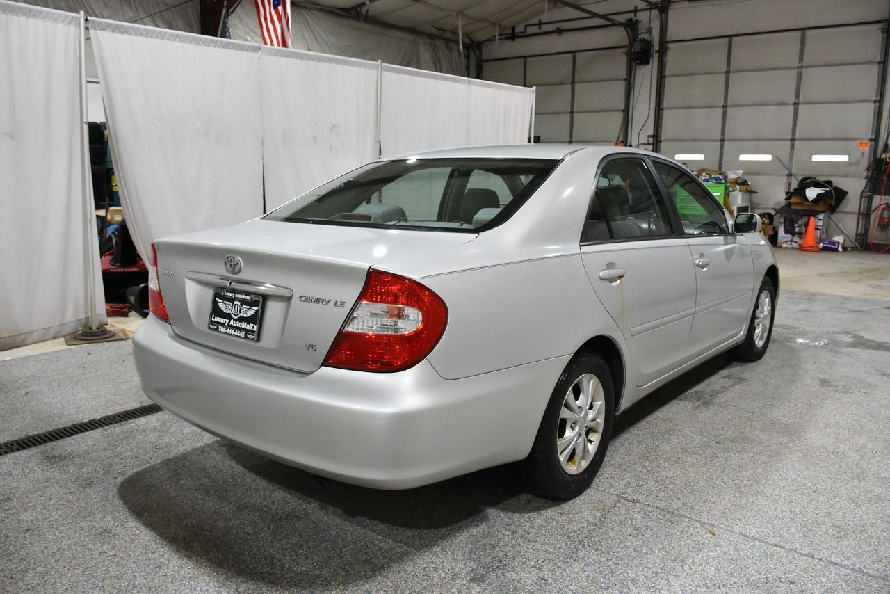 Toyota Camry LE V6 2004