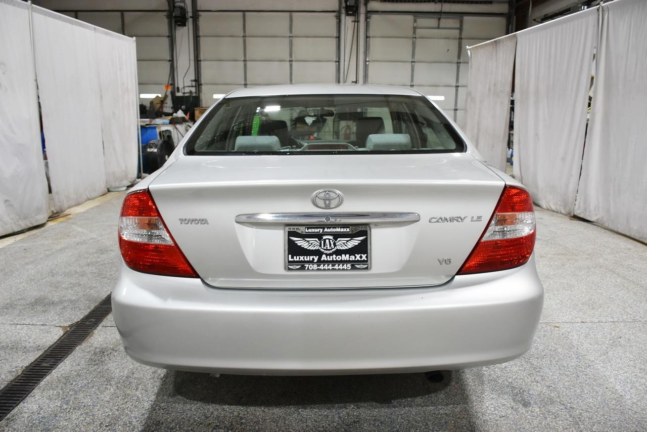Toyota Camry LE V6 2004