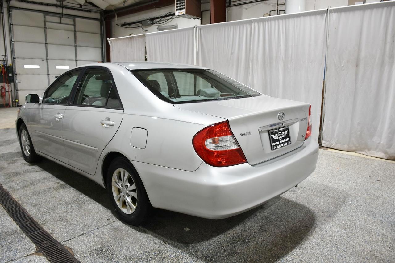 Toyota Camry LE V6 2004
