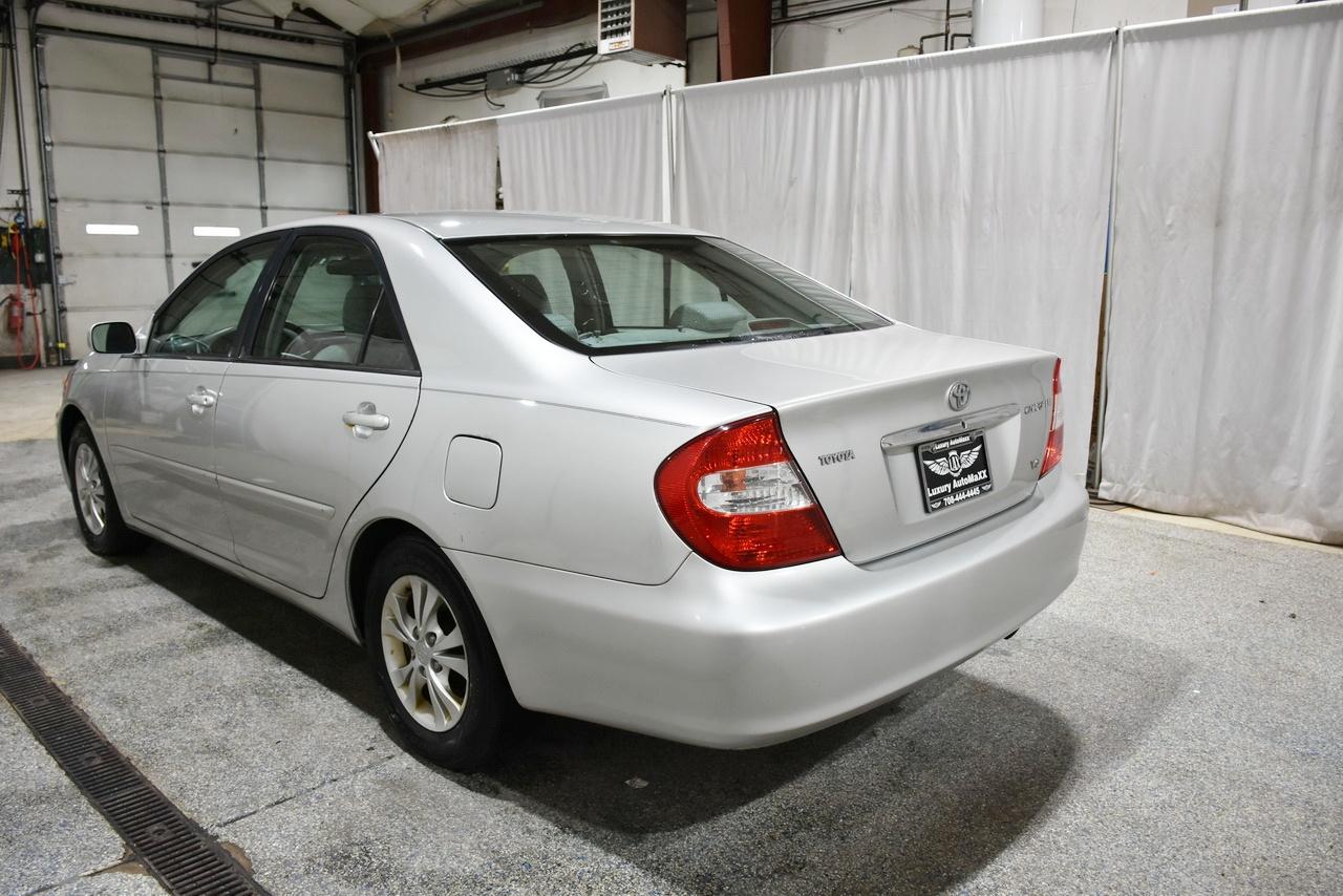 Toyota Camry LE V6 2004