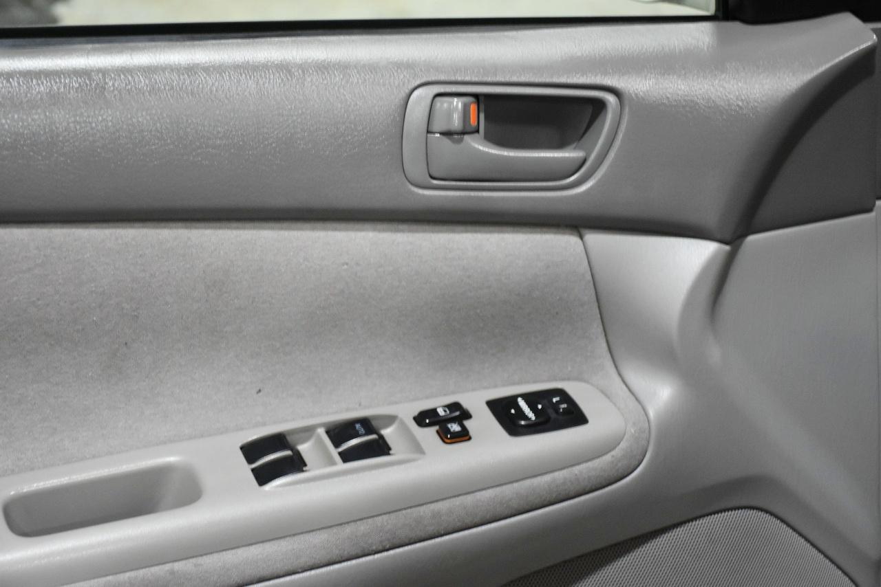 Toyota Camry LE V6 2004