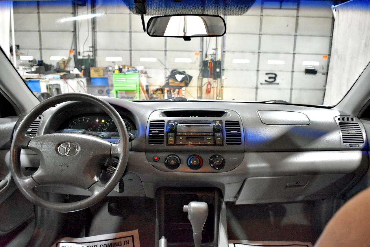 Toyota Camry LE V6 2004