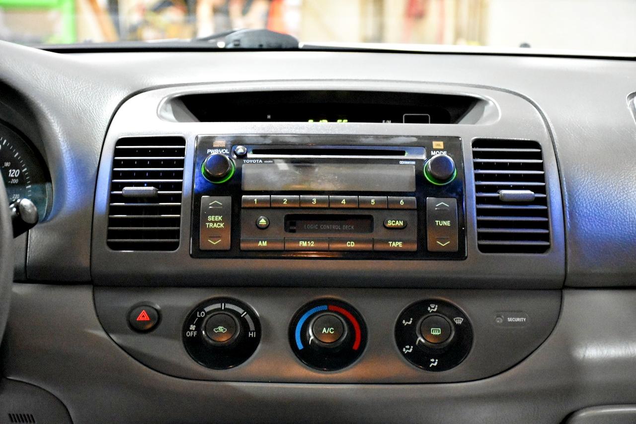 Toyota Camry LE V6 2004